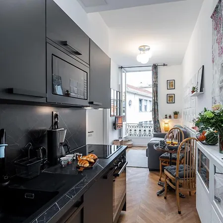 Foch - Superb Suite W Ac Downtown Apartment